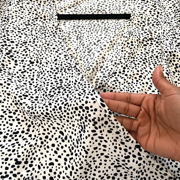 Cropped Dalmatian Criss-Cross Self Tie Top Sm/4 - Picture 4 of 8